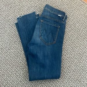 Mother Jean Insider Crop Step Fray. In good condition